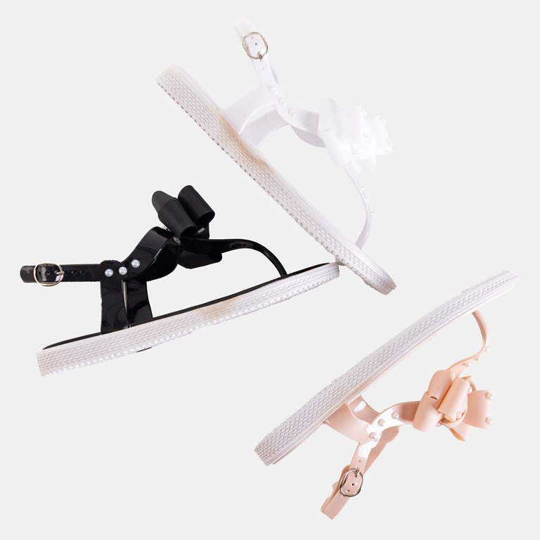 White women's sandals a'la flip-flops with a Domala bow - Footwear