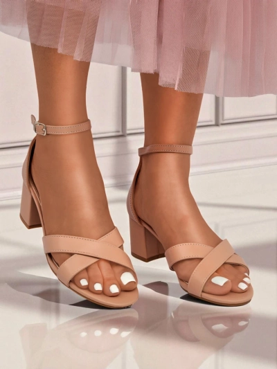 Royalfashion Sieviešu sandales ar zemu blokpapēdi Eleganza Strap