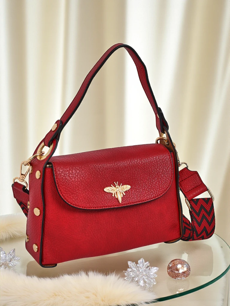 Ariadna Rosso women's eco-leather handbag with a decorative bee, red