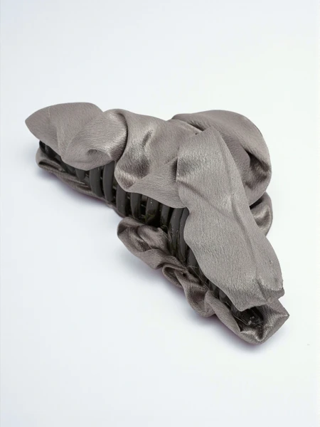 Royalfashion Spinka do wuosów ze satynowõ tkaninõ – elegancczi klamra