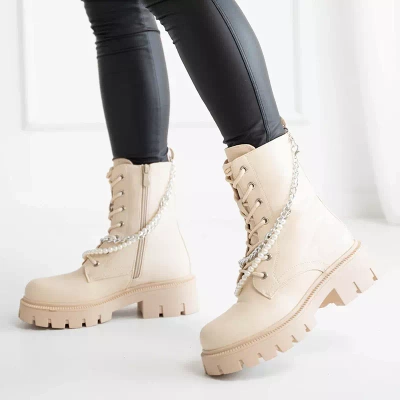 OUTLET Cream women's bags with a chain and pearls Agsiva - Footwear