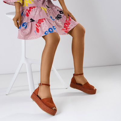 Brown women's sandals on the Ponera platform - Footwear