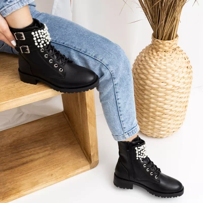 OUTLET Black women's boots with pearls Iznala - Footwear