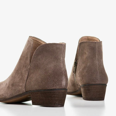 Dark brown women's ankle boots with a flat heel Ballo - Shoes