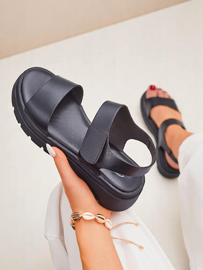 Royal Fashion Women's Otvanna sandals with a thick sole