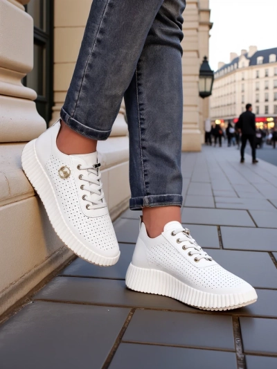 Royalfashion Women's perforated sporty sneakers Jovenes