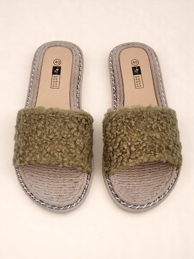 Royalfashion Klapki damskie mit kozuszkiem Cozy Step