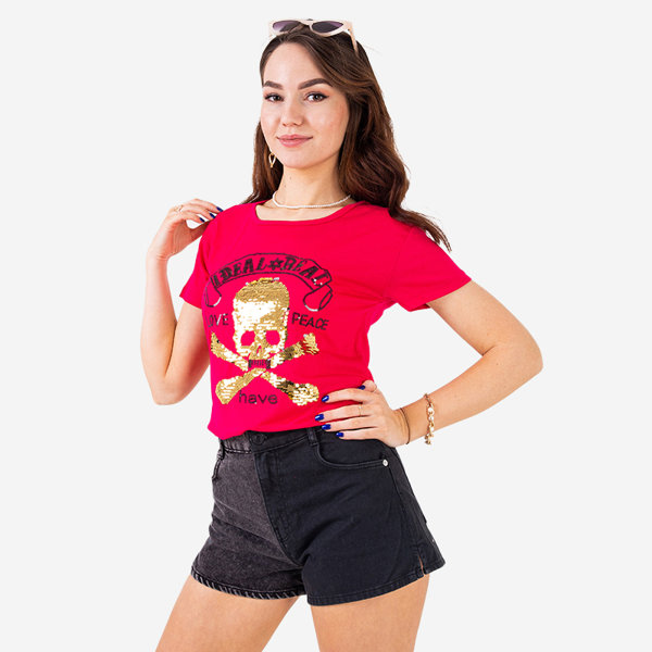 Женская футболка цвета фуксия с пайетками и надписями