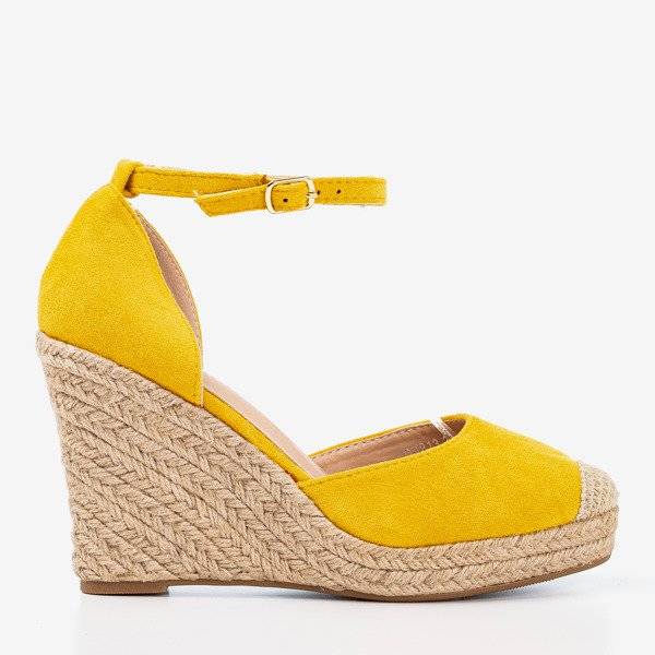 OUTLET Żółte espadryle na koturnie Bonita - Obuwie