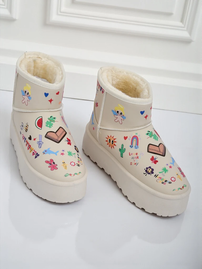 Lemuria Boots - Cream Doodle Snow Boots on a Thick Sole Furrini