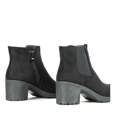 Black boots on a higher post Saviene - Footwear