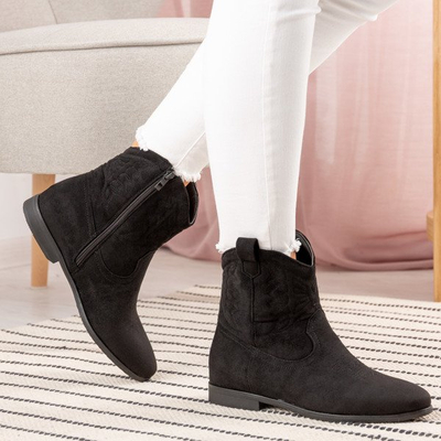 Czarne kowbojki na płaskim obcasie Yuki - Obuwie