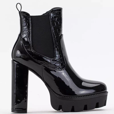 OUTLET Black lacquered women's boots on the post Melangell - Footwear