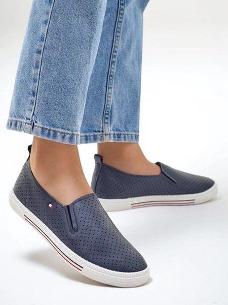 Royalfashion Dāmu perforētās slip-on kurpes Vielles