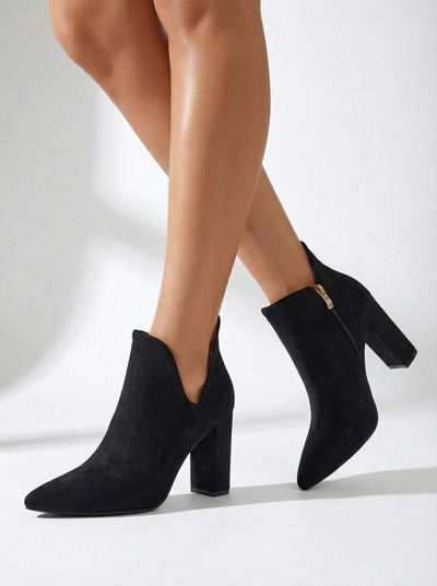 Black boots with cut from Alania - Footwear