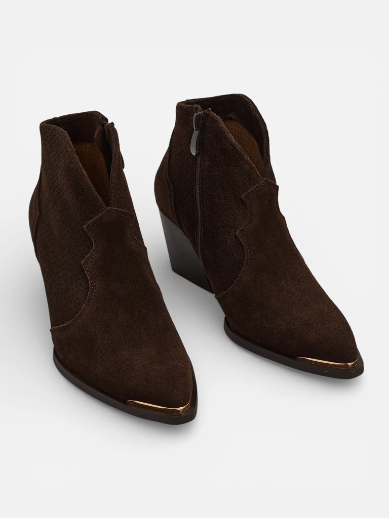 Women's cowboy boots made of natural leather Nilof