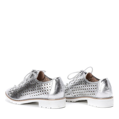 Ażurowe półbuty z ćwiekami w kolorze srebrnym Morris - Obuwie