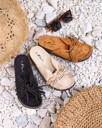 Sieviešu čības ar smilškrāsas pušķiem Guttis - Apavi