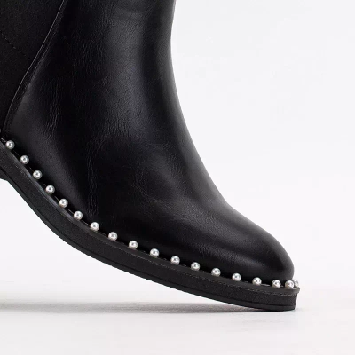 OUTLET Ladies' black boots with decorative pearls Manoris - Footwear