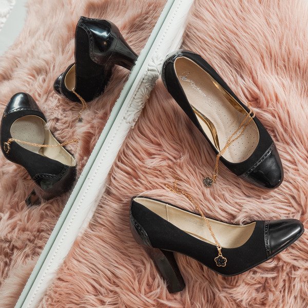 Black pumps on the Jacinta post - Footwear