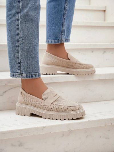 Damskie loafersy Callista beżove, skura ekologiczeska, płaski obcas 4 cm