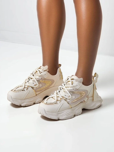 Royalfashion Women's sports sneakers on a thicker sole Quua