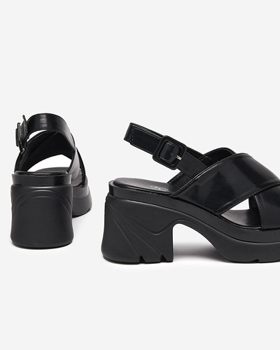 Melnas sieviešu sandales uz bieza statņa Feine - Apavi