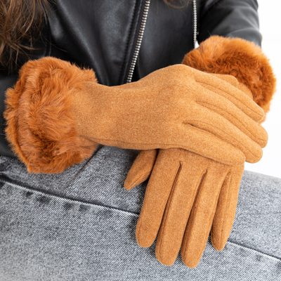 Женские перчатки с мехом в цвете кемел