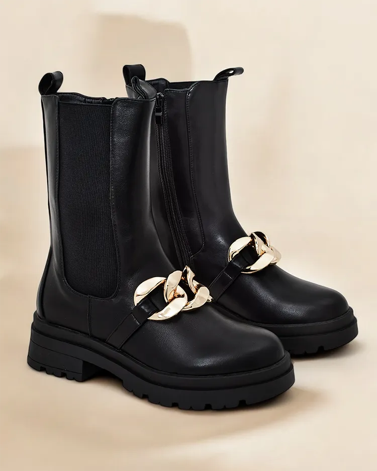 Женские сапоги Royalfashion Romur из искусственной кожи. Высокие женские сапоги из экологической кожи. Модель застегивается на молнию, внутри подкладка из теплого тканевого материала, подошва резиновая. Дополнительно есть гибкий вставка на боковой стороне