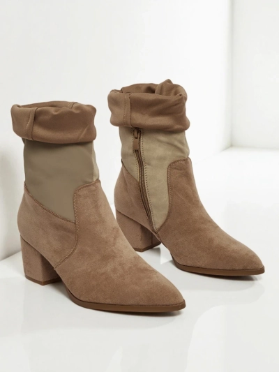 Women's ankle boots with a closed upper Moonly