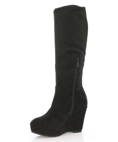 Czarne kozaki na koturnie - Obuwie