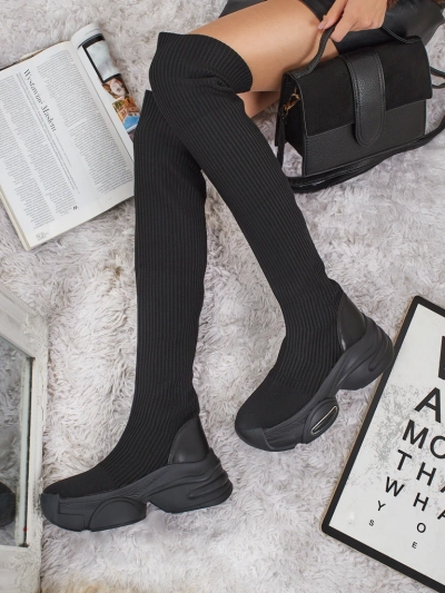 Long lavli slip-on kozaki an a thika sole Ravmora