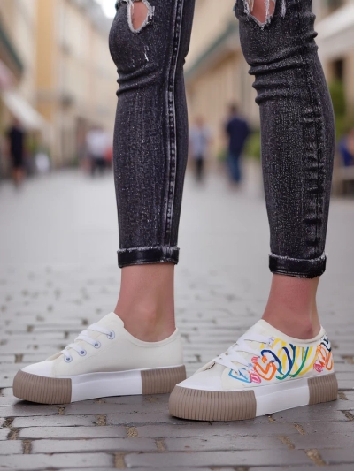 Royalfashion Women's sneakers with heart print Sercess