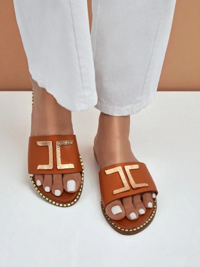 Royalfashion Женские шлепанцы из искусственной кожи с декором Gildra