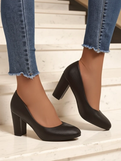 Royal Fashion Women's Sofia Lux eco-leather pumps