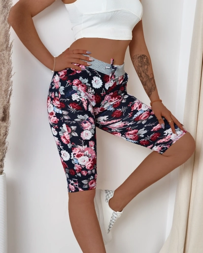 Women's maroon 3/4 shorts with a floral pattern - Clothing