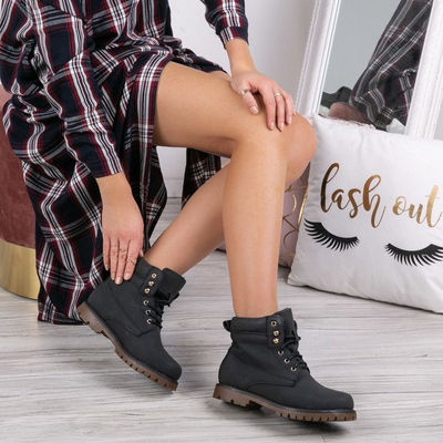 Black insulated hiking boots Journey- Footwear