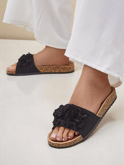 Royalfashion sieviešu šļūcenes ar ziedu akcentiem Occes