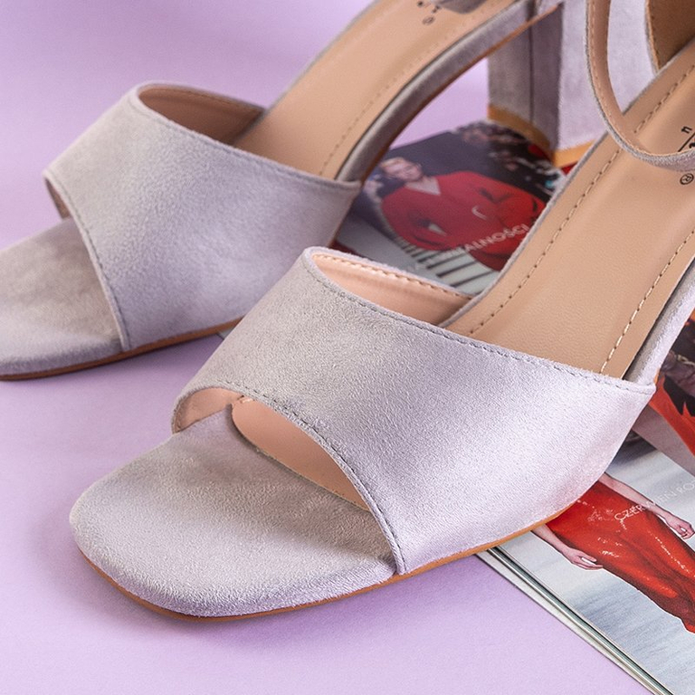 Light gray women's sandals on a low post Isis - Footwear