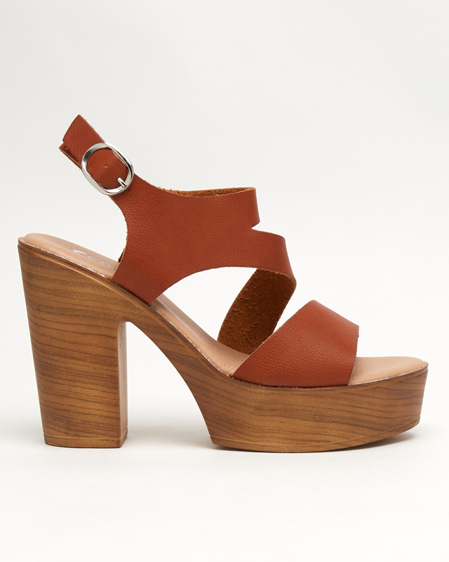 Camel women's sandals on a high post Werisso - Footwear