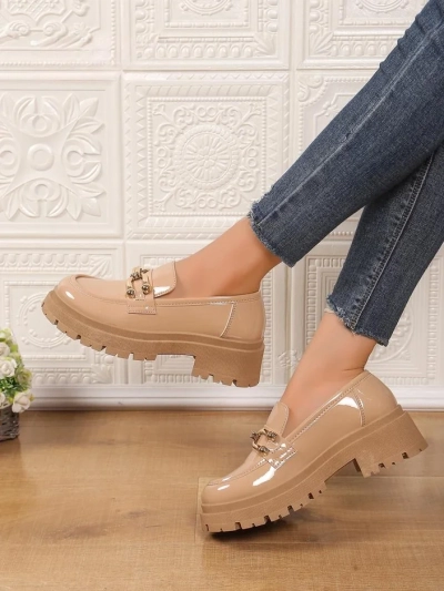 Royalfashion Sieviešu lakotā ādas loaferi Arieda