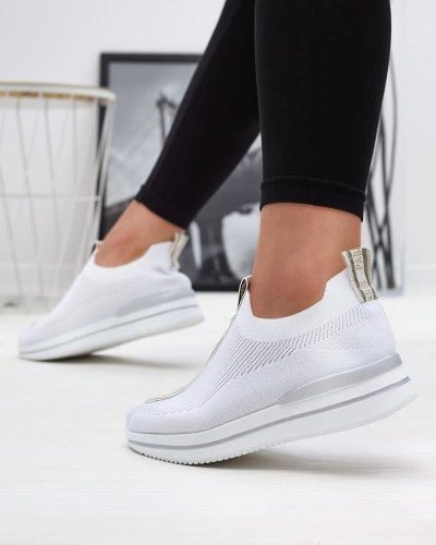 Sieviešu sporta apavi ar baltu uzrakstu Cerppa- Footwear