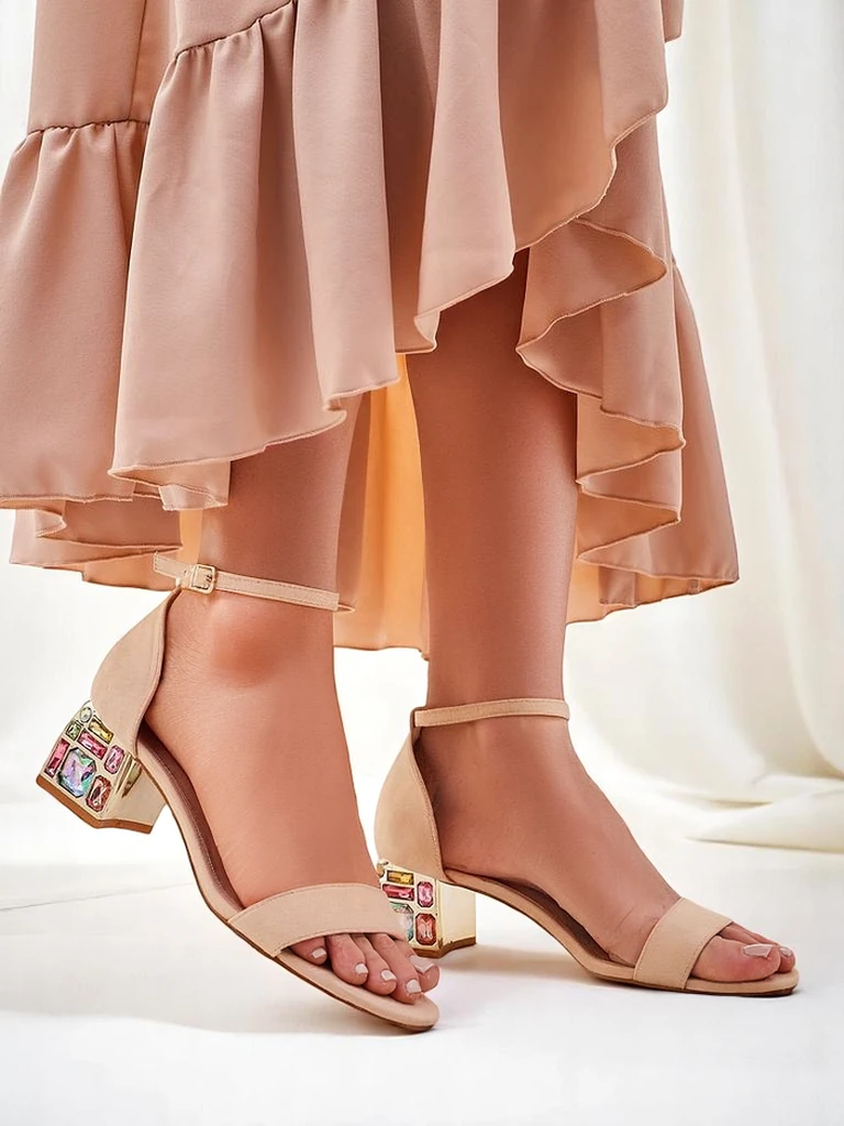 Royalfashion Женские сандалии с декоративным каблуком Ballou