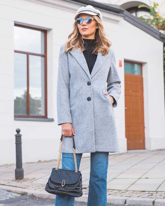 Женское пальто длиной до колен светло-серого цвета- Одежда