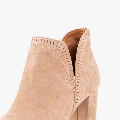 Light brown women's boots with a cut-out Carmelite - Footwear
