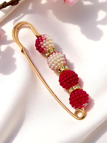 Dekoratīva sieviešu broša ar pērlēm Four Pearls