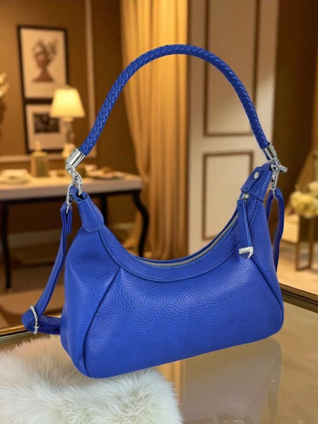 Royalfashion Mała damska torebka z imitacji skóry z ozdobnym paskiem Lacquea