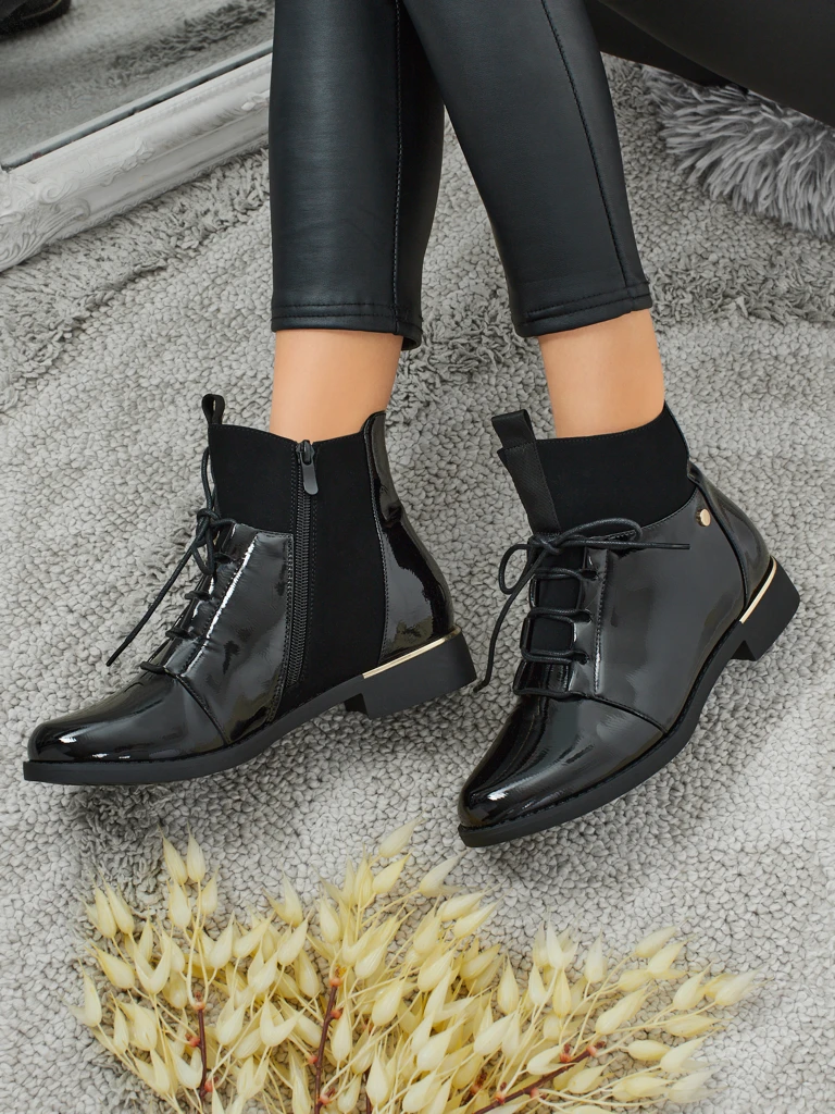 Лакированные женские ботинки на шнуровке Avoria