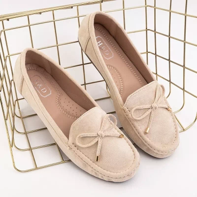 OUTLET Women's beige moccasins with a Wesir bow - Footwear