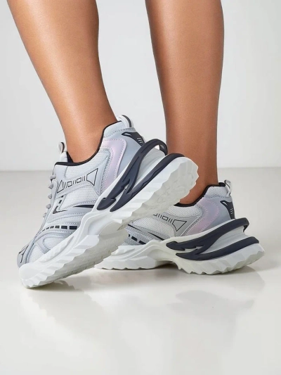 Royalfashion Women's sports sneakers on a thicker sole Nettes